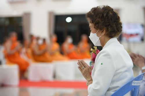 ภาพ No.39043:พิธีสมโภชน์องค์กฐินและจุดโคมประทีป ณ ศูนย์ปฏิบัติธรรมสระบุรี