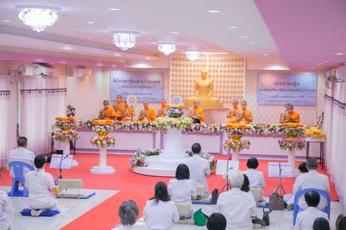 ภาพ No.39003:พิธีทอดกฐิน ณ ศูนย์ปฏิบัติธรรมท่าม่วง