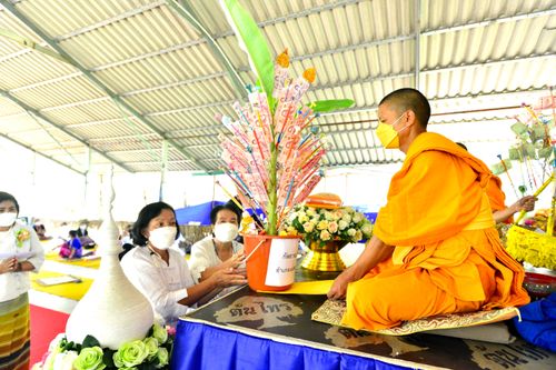 ภาพ No.39031:พิธีทอดกฐินเพื่อซื้อที่ดิน ศูนย์ฝึกอบรมเยาวชนสบเมย