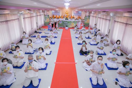 ภาพ No.39010:พิธีทอดกฐิน ณ ศูนย์ปฏิบัติธรรมท่าม่วง