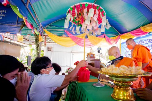 ภาพ No.38985:พิธีทอดกฐินสามัคคีสร้างทุกสิ่ง ณ ธุดงคสถานราชบุรี