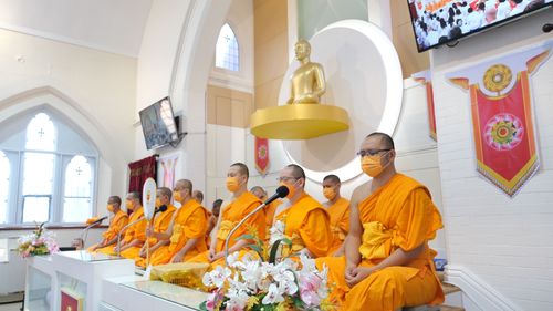 พิธีทอดกฐินธรรมชัย สร้างทุกสิ่ง  วัดพระธรรมกายแมนเชสเตอร์