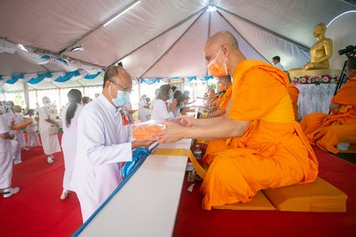 พิธีทอดกฐินบรมจักรพรรดิ ณ วัดพระธรรมกายแคลิฟอร์เนีย