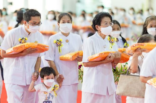 ภาพ No.39164:พิธีทอดกฐินสร้างอาคารปฏิบัติธรรม สถาบันธรรมชัย 