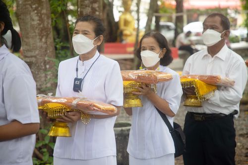 ภาพ No.38797:พิธีทอดกฐิน สัมฤทธิ์เด็กดี V-Star โรงเรียนยุวศึกษา