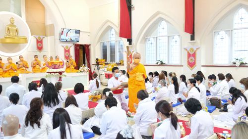 ภาพ No.38916:พิธีทอดกฐินธรรมชัย สร้างทุกสิ่ง  วัดพระธรรมกายแมนเชสเตอร์