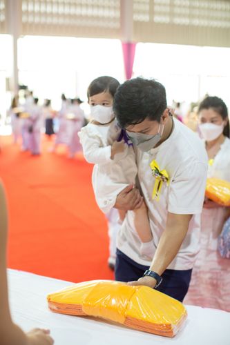 ภาพ No.39169:พิธีทอดกฐินสร้างอาคารปฏิบัติธรรม สถาบันธรรมชัย 