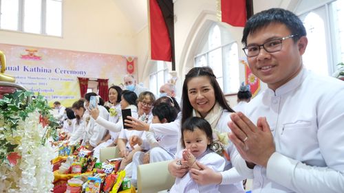 ภาพ No.38921:พิธีทอดกฐินธรรมชัย สร้างทุกสิ่ง  วัดพระธรรมกายแมนเชสเตอร์