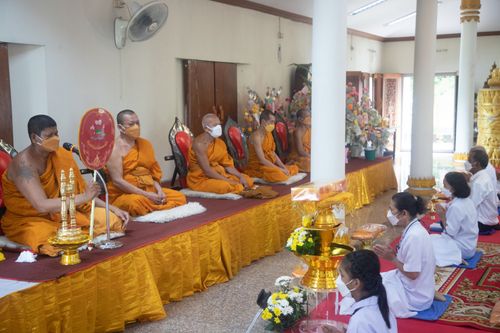 ภาพ No.38802:พิธีทอดกฐิน สัมฤทธิ์เด็กดี V-Star โรงเรียนยุวศึกษา