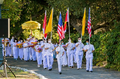 ภาพ No.38879:พิธีทอดกฐินบรมจักรพรรดิ ณ วัดพระธรรมกายแคลิฟอร์เนีย