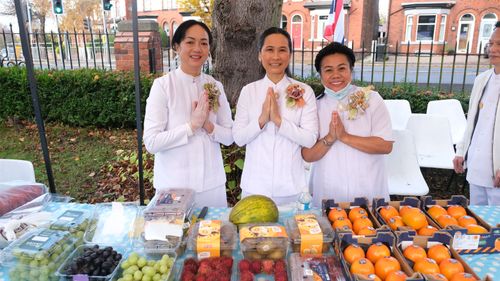 ภาพ No.38925:พิธีทอดกฐินธรรมชัย สร้างทุกสิ่ง  วัดพระธรรมกายแมนเชสเตอร์