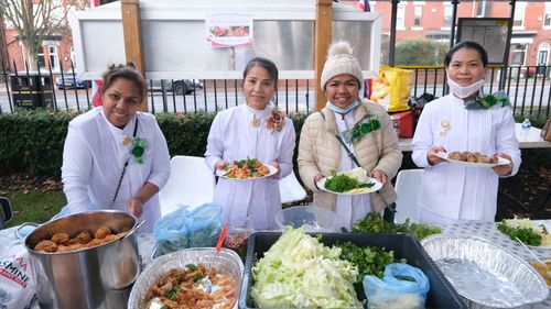 ภาพ No.38926:พิธีทอดกฐินธรรมชัย สร้างทุกสิ่ง  วัดพระธรรมกายแมนเชสเตอร์