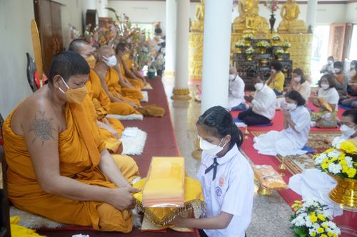 ภาพ No.38805:พิธีทอดกฐิน สัมฤทธิ์เด็กดี V-Star โรงเรียนยุวศึกษา