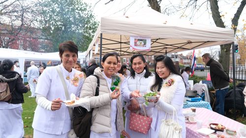 ภาพ No.38929:พิธีทอดกฐินธรรมชัย สร้างทุกสิ่ง  วัดพระธรรมกายแมนเชสเตอร์