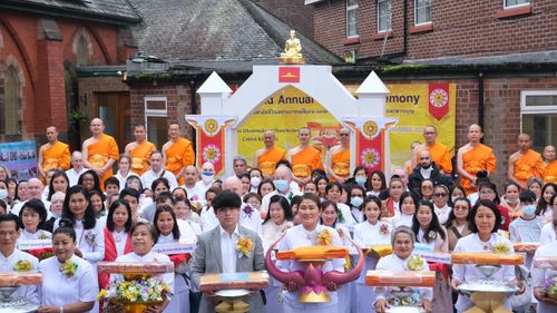 ภาพ No.38927:พิธีทอดกฐินธรรมชัย สร้างทุกสิ่ง  วัดพระธรรมกายแมนเชสเตอร์