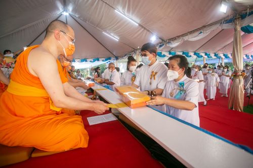 ภาพ No.38889:พิธีทอดกฐินบรมจักรพรรดิ ณ วัดพระธรรมกายแคลิฟอร์เนีย