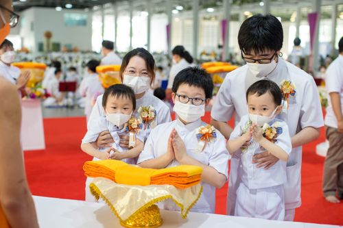 ภาพ No.39181:พิธีทอดกฐินสร้างอาคารปฏิบัติธรรม สถาบันธรรมชัย 