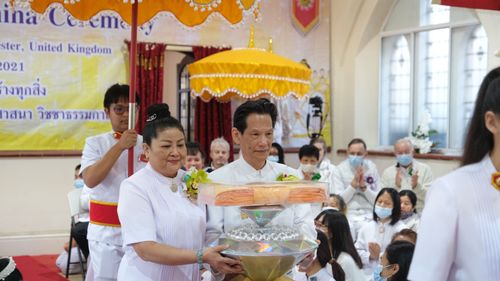 ภาพ No.38938:พิธีทอดกฐินธรรมชัย สร้างทุกสิ่ง  วัดพระธรรมกายแมนเชสเตอร์