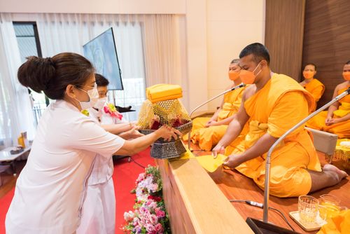 ภาพ No.39149:พิธีทอดกฐิน ณ ศูนย์ปฏิบัติธรรมอุทัยแสง