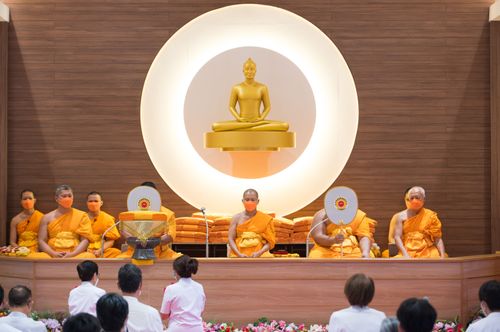 ภาพ No.39152:พิธีทอดกฐิน ณ ศูนย์ปฏิบัติธรรมอุทัยแสง