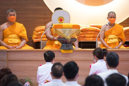 ภาพ No.39155:พิธีทอดกฐิน ณ ศูนย์ปฏิบัติธรรมอุทัยแสง