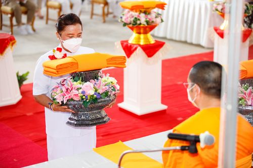 ภาพ No.39069:พิธีทอดกฐิน บูชาธรรมพระมงคลเทพมุนี(สด จนทฺสโร) ศูนย์ปฏิบัติธรรมภูเก็ต 