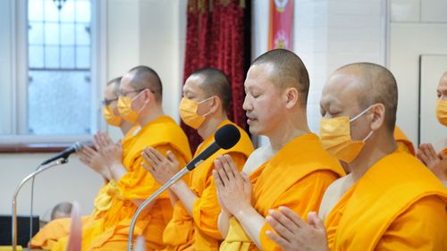 ภาพ No.38953:พิธีทอดกฐินธรรมชัย สร้างทุกสิ่ง  วัดพระธรรมกายแมนเชสเตอร์