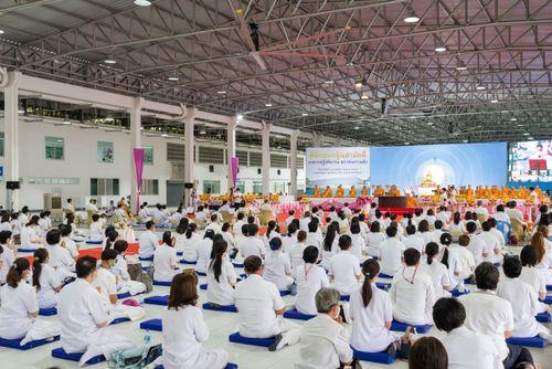 ภาพ No.39192:พิธีทอดกฐินสร้างอาคารปฏิบัติธรรม สถาบันธรรมชัย 