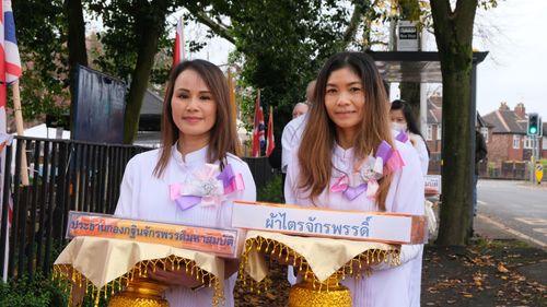 ภาพ No.38961:พิธีทอดกฐินธรรมชัย สร้างทุกสิ่ง  วัดพระธรรมกายแมนเชสเตอร์