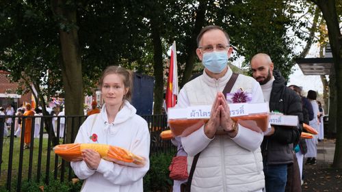 ภาพ No.38959:พิธีทอดกฐินธรรมชัย สร้างทุกสิ่ง  วัดพระธรรมกายแมนเชสเตอร์