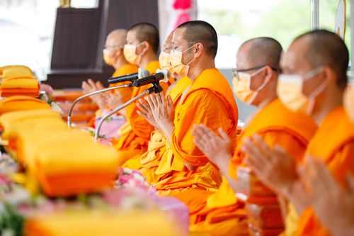 ภาพ No.39082:พิธีทอดกฐิน บูชาธรรมพระมงคลเทพมุนี(สด จนทฺสโร) ศูนย์ปฏิบัติธรรมภูเก็ต 