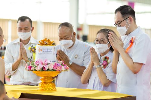 ภาพ No.39197:พิธีทอดกฐินสร้างอาคารปฏิบัติธรรม สถาบันธรรมชัย 