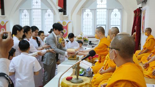 ภาพ No.38964:พิธีทอดกฐินธรรมชัย สร้างทุกสิ่ง  วัดพระธรรมกายแมนเชสเตอร์