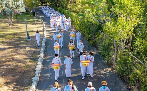 ภาพ No.38910:พิธีทอดกฐินบรมจักรพรรดิ ณ วัดพระธรรมกายแคลิฟอร์เนีย