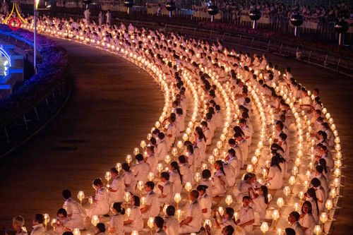 ภาพ No.312346:วันอังคารที่ 3 มีนาคม พ.ศ.2569 พิธีเวียนประทักษิณและจุดมาฆประทีป (ภาพชุดที่ 2) ณ ลานธรรมพระมหาธรรมกายเจดีย์ วัดพระธรรมกาย