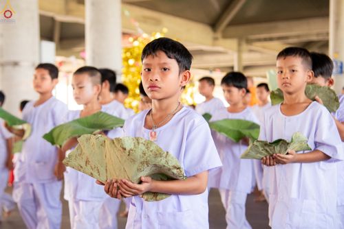 ภาพ No.316752:วันเสาร์ที่ 28 มีนาคม พ.ศ.2569 พิธีปลงผมนาคธรรมทายาท โครงการสามเณรยุวธรรมทายาท รุ่นที่ 34 โครงการสามเณรมัชฌิมธรรมทายาท รุ่นที่ 30 ณ มหารัตนวิหารคด 13 วัดพระธรรมกาย