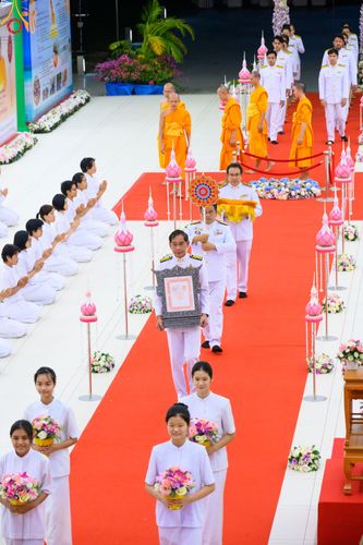 ภาพ No.78565:พิธีต้อนรับสัญญาบัตร พัดยศ ผ้าไตรและถวายมุทิตาสักการะฯ พระครูสิทธิรัตนวิเทศ และ พระครูวิเทศสันติคุณ วันอังคารที่ 28 มีนาคม พ.ศ. 2566 ณ อุโบสถวัดพระธรรมกาย