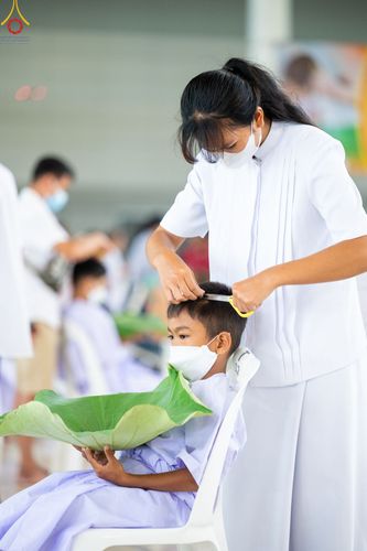 ภาพ No.78720:พิธีปลงผมนาคธรรมทายาท โครงการอบรมยุวธรรมทายาท มัชฌิมธรรมทายาท และธรรมทายาทรุ่นอุดมศึกษา ณ สภาธรรมกายสากล วัดพระธรรมกาย วันเสาร์ที่ 1 เมษายน พ.ศ. 2566