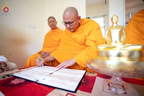 ภาพ No.283728:วันที่ 6-7 ธันวาคม พ.ศ. 2568  พิธีรับมอบหนังสือแสดงเจตจำนงถวายสิทธิครอบครองและใช้ประโยชน์วัดสันติวัน เมืองนาคปูร์  พิธีจุดโคมประทีปถวายเป็นพุทธบูชา และอุทิศบุญกุศลแด่ ดร.บี.อาร์. อัมเบดการ์  พิธีบูชาข้าวพระถ่ายทอดสดจากประเทศไทย