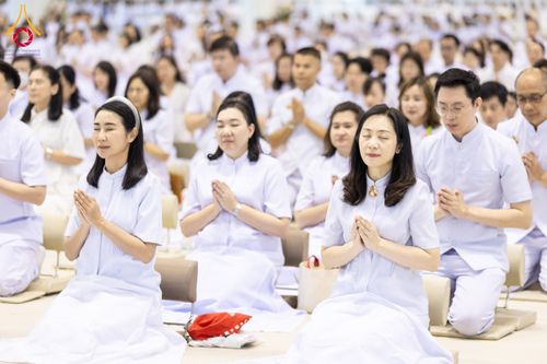 ภาพ No.287569:วันที่ 1 มกราคม พ.ศ. 2569 พิธีบูชาข้าวพระ ณ สภาธรรมกายสากล วัดพระธรรมกาย