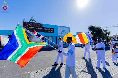 ภาพ No.313204:วันอาทิตย์ที่ 8 มีนาคม พ.ศ. 2569 พิธีสมโภชรูปเหมือนพระมงคลเทพมุนี (สด จนฺทสโร) และพิธีทอดผ้าป่าสามัคคีเพื่อสร้างวิหารพระมงคลเทพมุนี ณ วัดพุทธเคปทาวน์ ประเทศแอฟริกาใต้