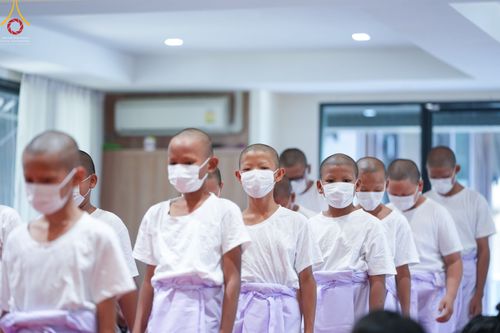 ภาพ No.45821:ประมวลภาพพิธีบรรพชา โครงการบรรพชาสามเณรฟื้นฟูพระพุทธศาสนาทั่วไทย ณ ศูนย์ปฏิบัติธรรมอุทัยแสง 