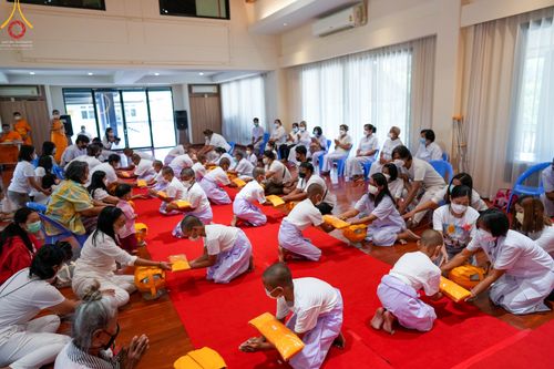 ภาพ No.45825:ประมวลภาพพิธีบรรพชา โครงการบรรพชาสามเณรฟื้นฟูพระพุทธศาสนาทั่วไทย ณ ศูนย์ปฏิบัติธรรมอุทัยแสง 