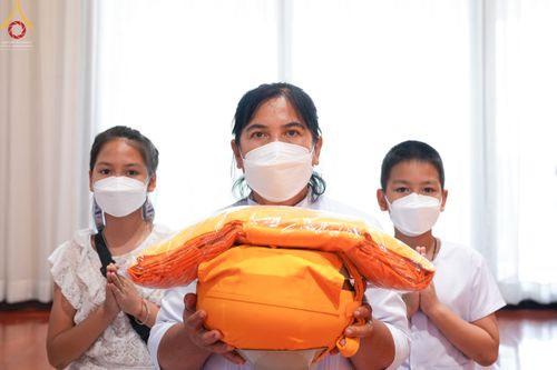 ภาพ No.45835:ประมวลภาพพิธีบรรพชา โครงการบรรพชาสามเณรฟื้นฟูพระพุทธศาสนาทั่วไทย ณ ศูนย์ปฏิบัติธรรมอุทัยแสง 