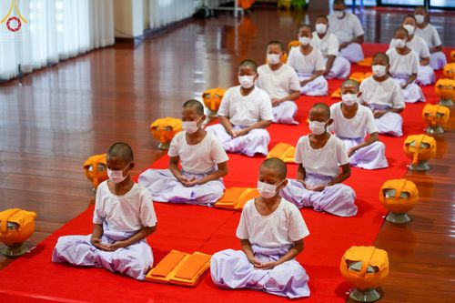 ภาพ No.45844:ประมวลภาพพิธีบรรพชา โครงการบรรพชาสามเณรฟื้นฟูพระพุทธศาสนาทั่วไทย ณ ศูนย์ปฏิบัติธรรมอุทัยแสง 