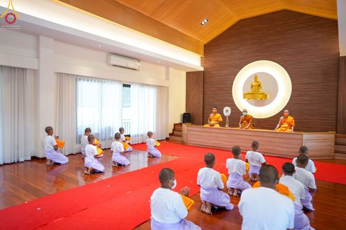 ภาพ No.45847:ประมวลภาพพิธีบรรพชา โครงการบรรพชาสามเณรฟื้นฟูพระพุทธศาสนาทั่วไทย ณ ศูนย์ปฏิบัติธรรมอุทัยแสง 