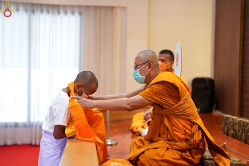 ภาพ No.45846:ประมวลภาพพิธีบรรพชา โครงการบรรพชาสามเณรฟื้นฟูพระพุทธศาสนาทั่วไทย ณ ศูนย์ปฏิบัติธรรมอุทัยแสง 