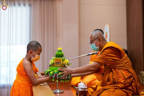 ภาพ No.45852:ประมวลภาพพิธีบรรพชา โครงการบรรพชาสามเณรฟื้นฟูพระพุทธศาสนาทั่วไทย ณ ศูนย์ปฏิบัติธรรมอุทัยแสง 
