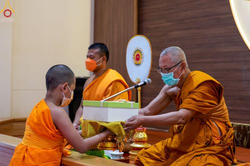 ภาพ No.45854:ประมวลภาพพิธีบรรพชา โครงการบรรพชาสามเณรฟื้นฟูพระพุทธศาสนาทั่วไทย ณ ศูนย์ปฏิบัติธรรมอุทัยแสง 