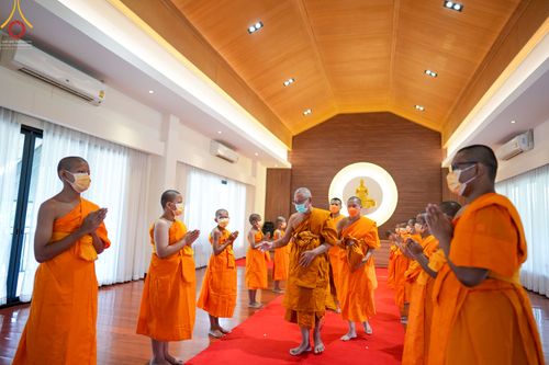 ภาพ No.45859:ประมวลภาพพิธีบรรพชา โครงการบรรพชาสามเณรฟื้นฟูพระพุทธศาสนาทั่วไทย ณ ศูนย์ปฏิบัติธรรมอุทัยแสง 
